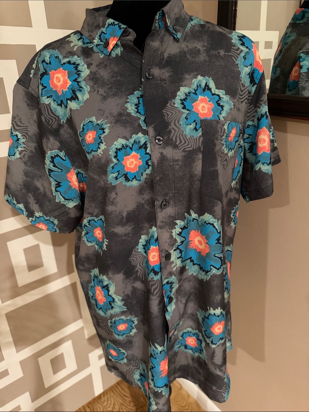 Molokai Surf Co Men’s Aloha Shirt, Sz M, LIKE NEW